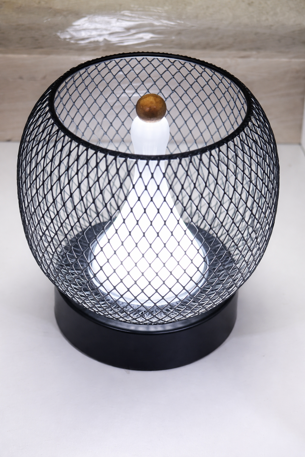 Lámpara de Mesa Inalámbrica LED Táctil
